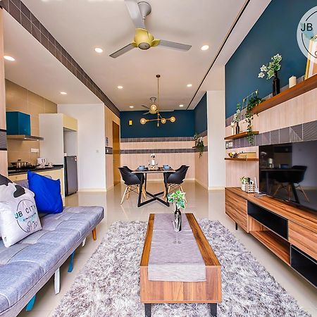 D'Pristine Suites By Rr Jbcity Нусаджая Екстериор снимка
