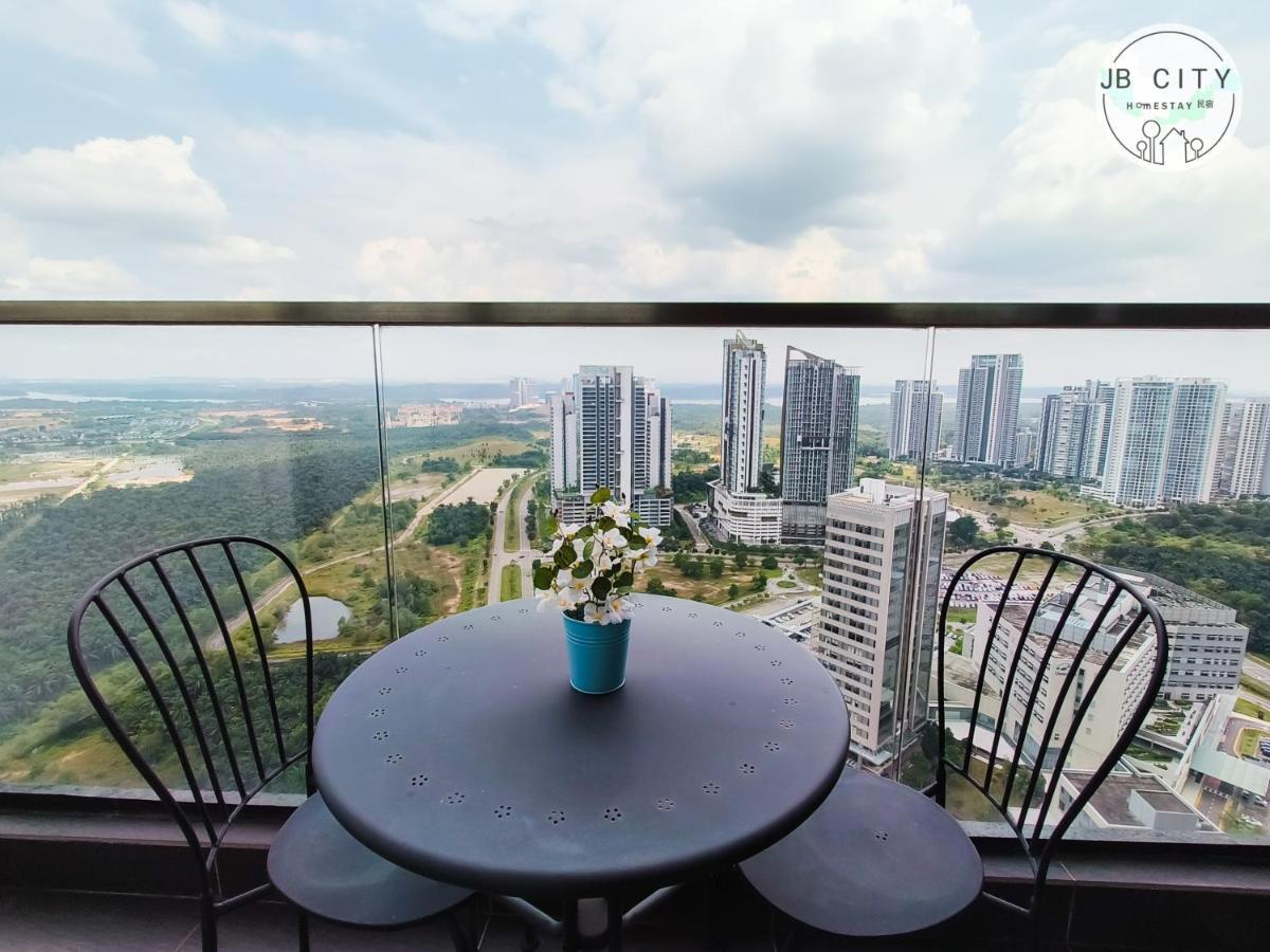 D'Pristine Suites By Rr Jbcity Нусаджая Екстериор снимка