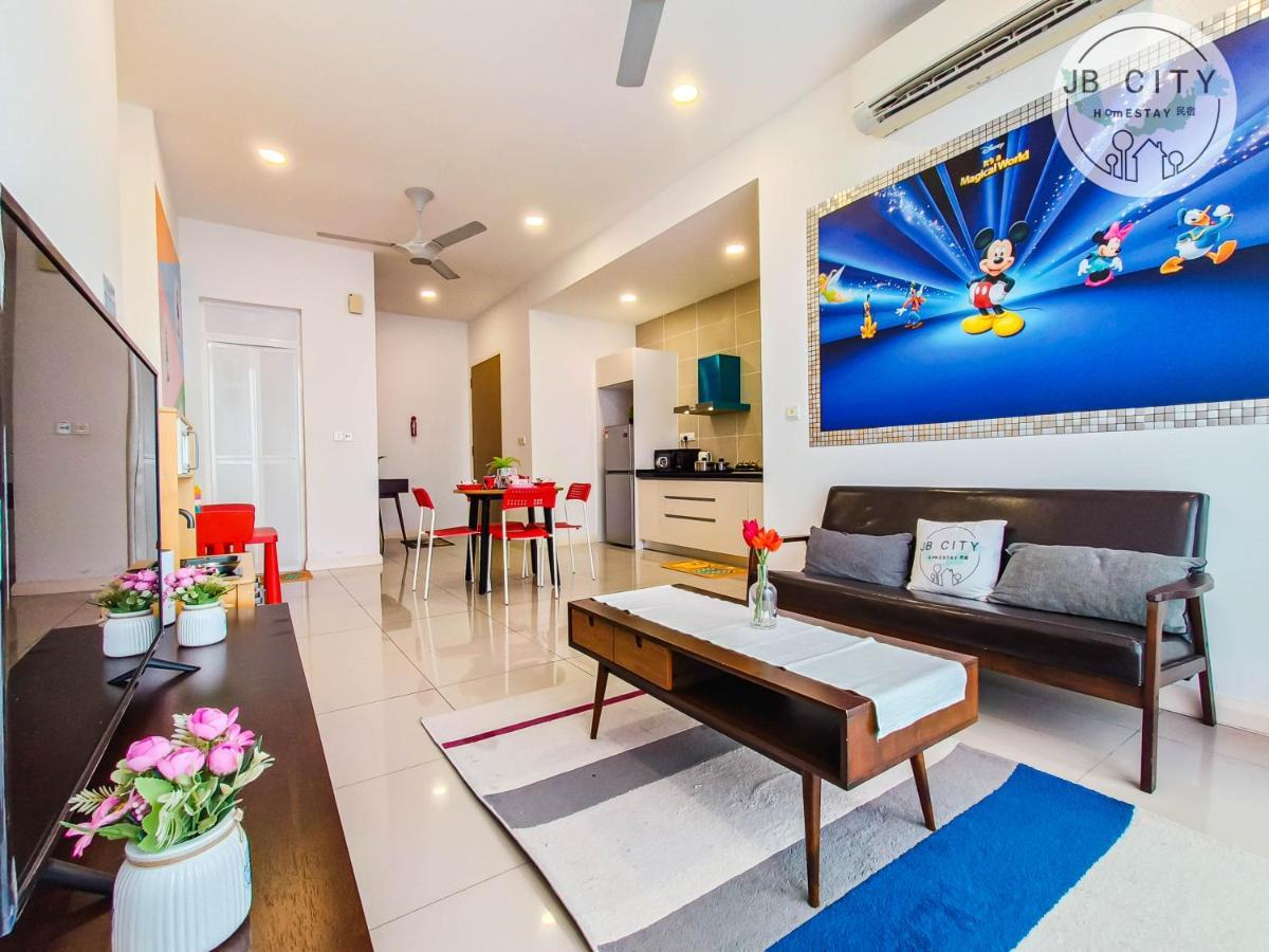 D'Pristine Suites By Rr Jbcity Нусаджая Екстериор снимка