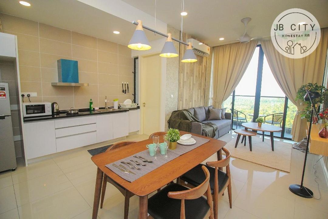 D'Pristine Suites By Rr Jbcity Нусаджая Екстериор снимка